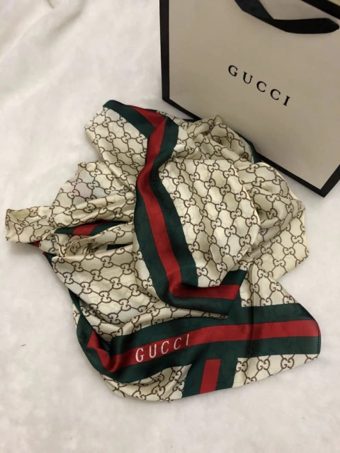 Lenço Gucci Seda Italiana