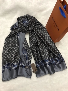 Lenço Louis Vuitton Seda Italiana - comprar online