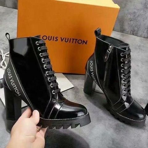 Bota Louis Vuitton Ankle Boot Star Trail Preta Italiana