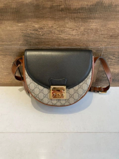 Bolsa Gucci Padlock de Ombro Preta Italiana
