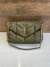 Bolsa YSL Loulou Puffer Verde Militar/Dourado Italiana
