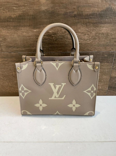 Bolsa OnTheGo PM Louis Vuitton Cinza e Bege Italiana