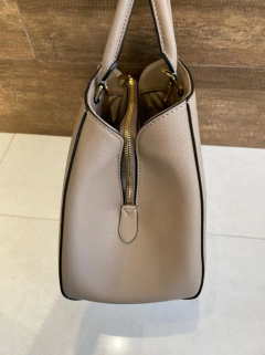 Bolsa Louis Vuitton Montaigne MM Empreinte Bicolor Italiana na internet