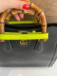 Bolsa Gucci Diana Pequena Preta Italiana - Bolsas e Grife