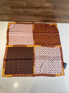 Lenço Louis Vuitton Monogram Italiana na internet