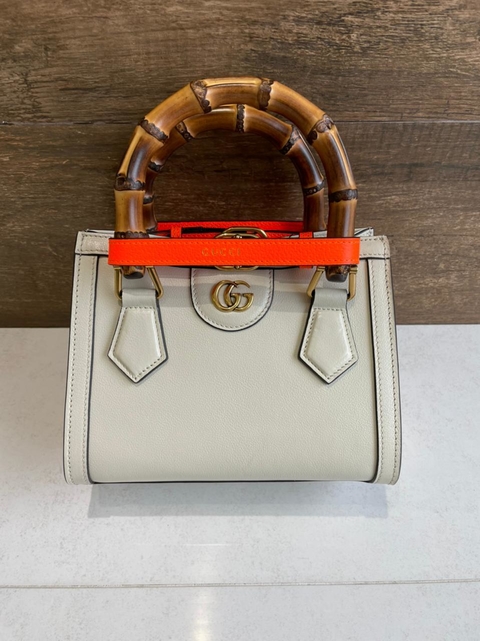 Bolsa Gucci Diana Mini Off-White Italiana