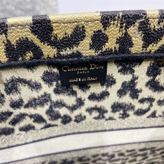 Bolsa Dior Book Tote Bordada Mizza Bege Italiana na internet