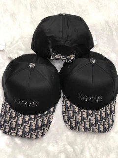 Boné Dior Preto com Viseira Bordada