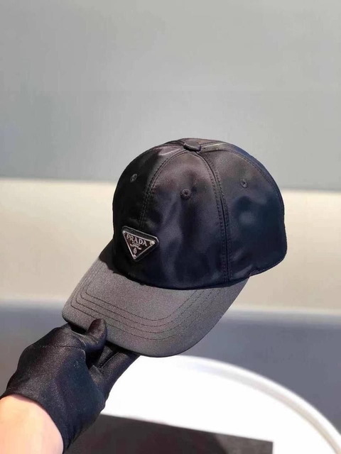 Boné Prada Logo Triangular Preto Italiana