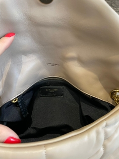 Bolsa YSL LouLou Puffer Bege/Dourado Italiana - loja online