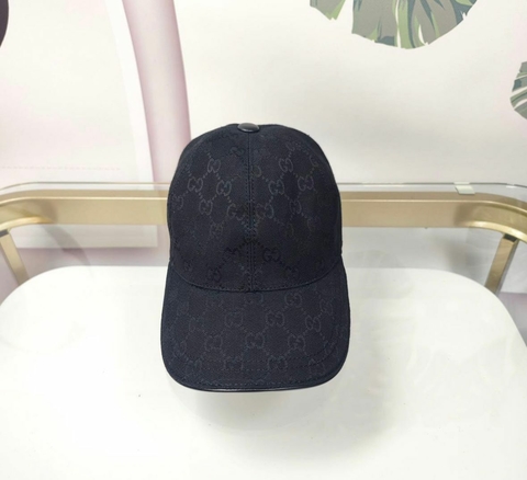 Boné Gucci Preto GG Italiana