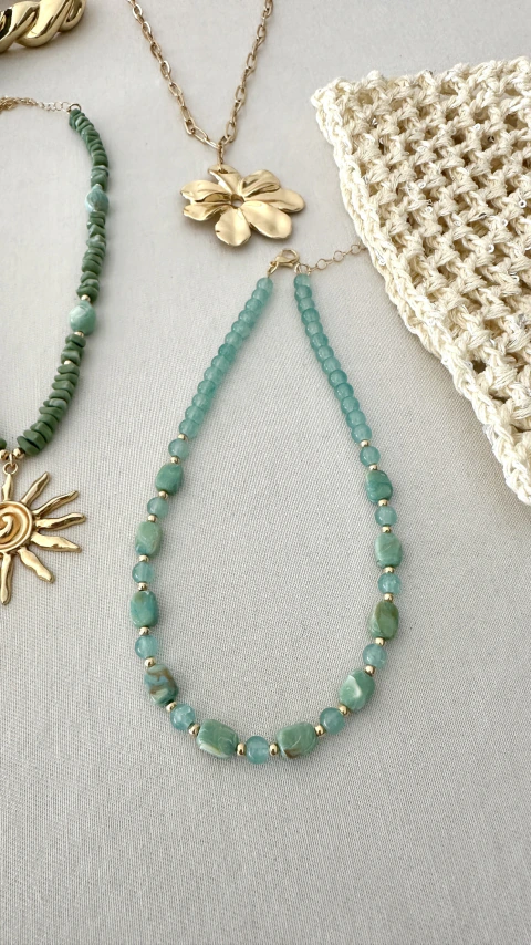 Collar aqua gold