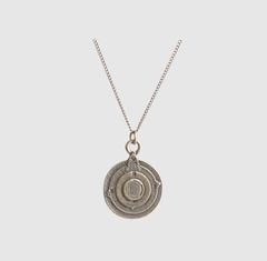 Colgante con cadena miniatura Instrumentos científicos antiguos - Máquinas de Mirar