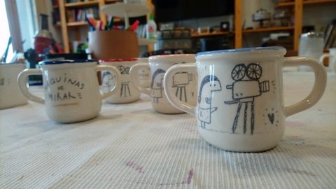 Mate Taza Plato - Máquinas de Mirar x Pintamonas cerámicas