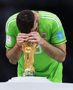 CAMISETA DE ARQUERO VERDE DIBU MARTINEZ FINAL vs FRANCIA MUNDIAL QATAR 2022 - AFA - Colección RP