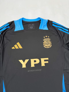 Imagen de REMERA DE ENTRENAMIENTO NEGRA ARGENTINA AFA 2024