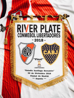 BANDERIN OFICIAL FINAL LIBERTADORES 2018 MADRID - Colección RP