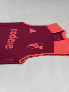 Imagen de MUSCULOSA DE ENTRENAMIENTO BORDO 2025