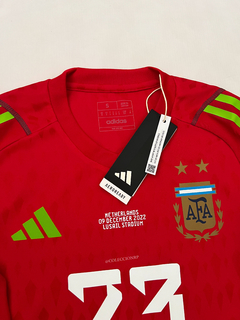 CAMISETA DE ARQUERO ROJA DIBU MARTINEZ vs HOLANDA - tienda online