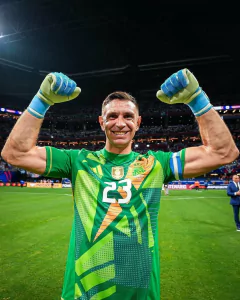 CAMISETA DE ARQUERO AFA VERDE DIBU MARTINEZ vs COLOMBIA - Final Copa América 2024