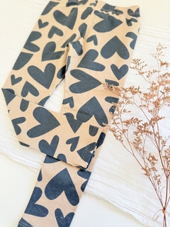 calza corazones beige y verde oscuro - comprar online
