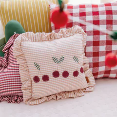 almofada-decorativa-vichy-cerejinhas-afetiva