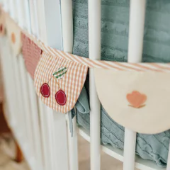 bandeirinhas-de-algodao-com-cerejinhas-bordadas