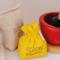 batedeira-de-madeira-com-ingredientes-mimoo-toys