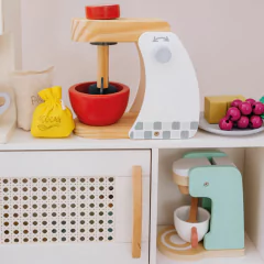 batedeira-de-madeira-com-ingredientes-mimoo-toys