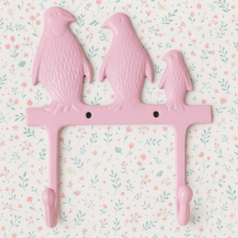 Gancho de parede em formato de família de pinguins, na cor rosa, da marca Rice Dk, ideal para decoração e utilidades.