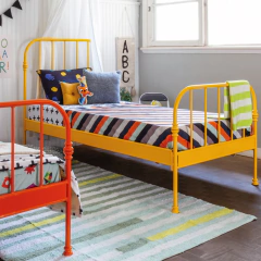 cama-de-ferro-solteiro-estilo-patente-laranja 