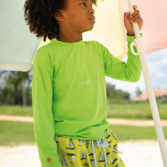camiseta-verde-com-protecao-uv-50-woog