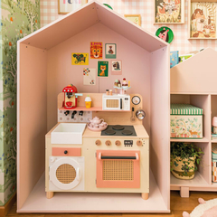 casinha-woody-cacau-com-mesa-e-prateleira-rosa