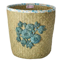 cesto-rafia-redondo-com-bordado-flores-blue-rice-dk