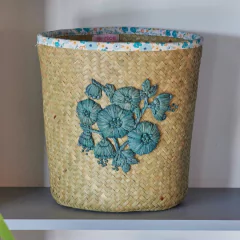 cesto-rafia-redondo-com-bordado-flores-blue-rice-dk