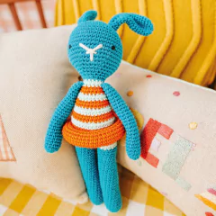 coelho-banhista-de-croche-azul-turquesa-mimoo-toys