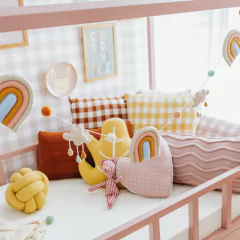 guirlanda-de-feltro-e-la-arco-iris-boho-decora-e-adora