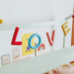 guirlanda-de-feltro-e-la-love-decora-e-adora