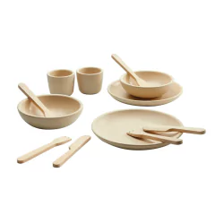kit-talheres-e-pratos-de-madeira-plan-toys