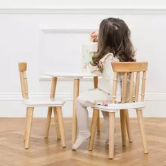 mesa-e-cadeiras-de-madeira-para-criancas-le-toy-van