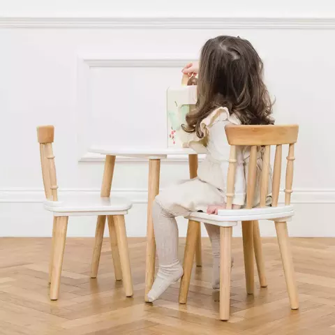 mesa-e-cadeiras-de-madeira-para-criancas-le-toy-van