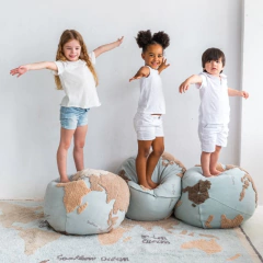 puff-mapa-mundi-45-x-50-cm-lorena-canals