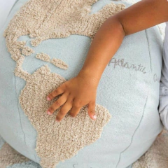 puff-mapa-mundi-45-x-50-cm-lorena-canals