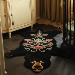 tapete-urso-preto-blooming-doing-goods