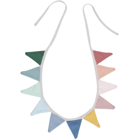 Bandeirinhas decorativas de tricot multicoloridas da Rian Tricot, ideais para decoração de quartos de bebê ou festas infantis.