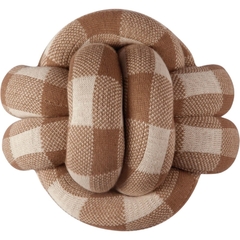 Almofada decorativa Knot Vichy Rian Tricot, em formato de nó, com estampa xadrez bege e branca, ideal para decoração de quartos e ambientes infantis.