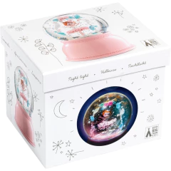 Embalagem da Luminária Bola de Neve Bailarina da Djeco, com ilustrações delicadas e janela mostrando a luminária decorativa com bailarina no interior.