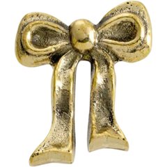 Puxador de latão em formato de laço da marca Doing Goods, ideal para decoração de móveis.