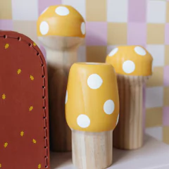 trio-de-cogumelos-palito-amarelo-modali-baby