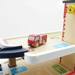 garagem-de-madeira-para-bombeiros-le-toy-van